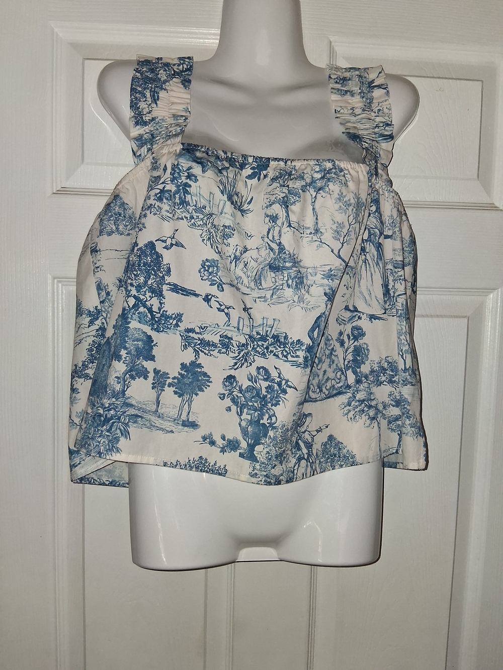 Gianni Bini Sadie Toile du Joie Blue & White Crop Top